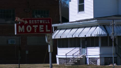 An-old-motel-along-the-roadside