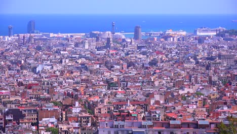 Un-Panorama-De-Alto-ángulo-De-Barcelona-España-1