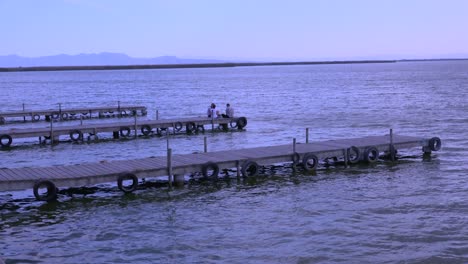 Piers-and-jetties-jut-out-into-the-beautiful-lake-of-Albufera-Spain