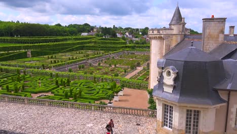 The-remarkable-chateaux-and-gardens-of-Villandry-in-the-Loire-Valley-in-France-4