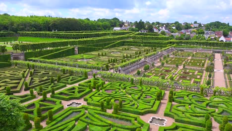 Pan-across-the-remarkable-chateaux-and-maze-gardens-of-Villandry-in-the-Loire-Valley-in-France