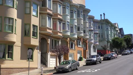 Alte-Viktorianische-Häuser-Säumen-Die-Straßen-Von-San-Francisco-1