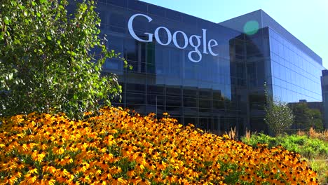 Eröffnungsaufnahme-Des-Google-Hauptquartiers-In-Silicon-Valley,-Kalifornien-3