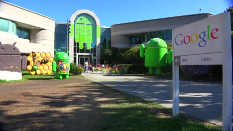 Eröffnungsaufnahme-Des-Google-Hauptquartiers-In-Silicon-Valley,-Kalifornien-7