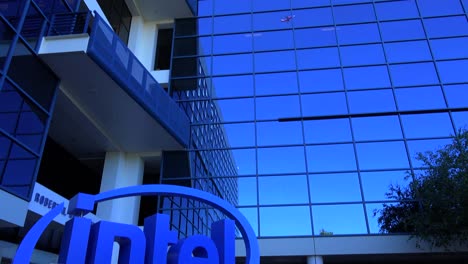 Toma-De-Establecimiento-De-La-Sede-De-Intel-En-Silicon-Valley,-California-2