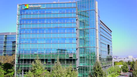 Eröffnungsaufnahme-Der-Microsoft-Zentrale-In-Silicon-Valley,-Kalifornien-4