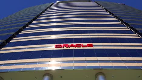 Eröffnungsaufnahme-Des-Oracle-Hauptquartiers-In-Silicon-Valley,-Kalifornien