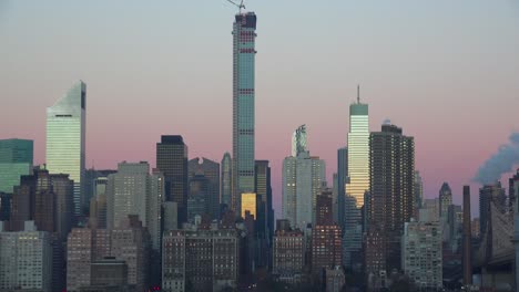 Frühmorgens-Aufnahme-Der-Skyline-Von-New-York-City-Manhattan