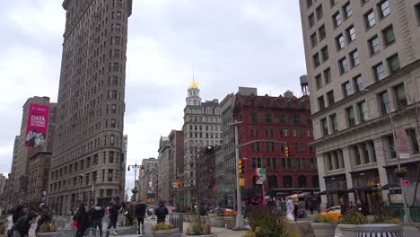 Toma-De-Establecimiento-Del-Icónico-Edificio-Flatiron-De-Nueva-York