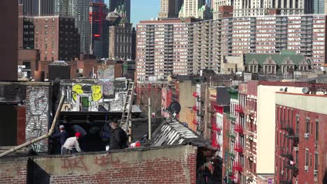 Eine-Dachansicht-Mit-Blick-über-Das-Finanzviertel-Von-New-York-City-Zu-Einem-World-Trade-Center-3