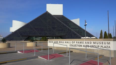 Toma-De-Establecimiento-Del-Salón-De-La-Fama-Del-Rock-And-Roll-En-Cleveland-Ohio