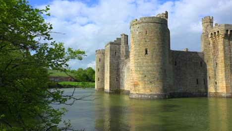 The-beautiful-Bodiam-castle-in-England-with-large-moat-1