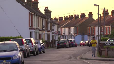 Toma-De-Establecimiento-De-Un-Barrio-De-Clase-Trabajadora-En-Inglaterra-O-Gales