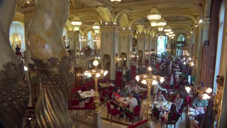 Establishing-interior-shot-of-the-elegant-and-ritzy-New-York-K___ïv___ï©h___ïz-in-Budapest-Hungary