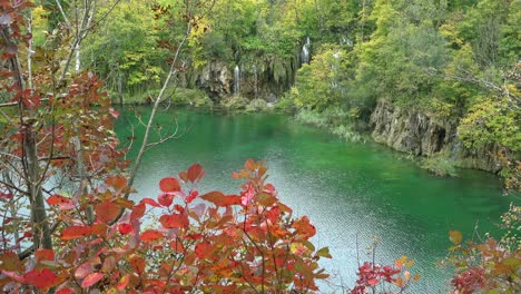 Hübsche-Aufnahme-Von-Seen-Und-Wasserfällen-Im-Nationalpark-Plitvice-In-Kroatien?