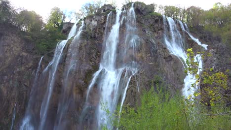 Beautiful-waterfalls-flow-through-lush-green-jungle-at-Plitvice-National-Park-in-Croatia-5