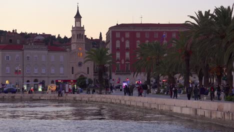 Ein-Schöner-Blick-Auf-Den-Sonnenuntergang-Der-Stadt-Split-Kroatien