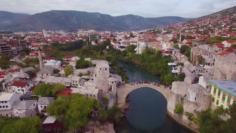 Schöne-Luftaufnahme-Der-Berühmten-Stari-Most-brücke-In-Mostar-Bosnien-Herzegowina-4
