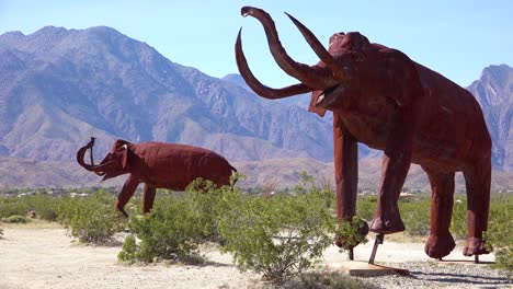 Beautiful-animal-sculptures-in-the-desert-near-Borrego-Springs-California