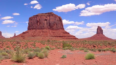 Clouds-float-by-Monument-Valley-Utah-1