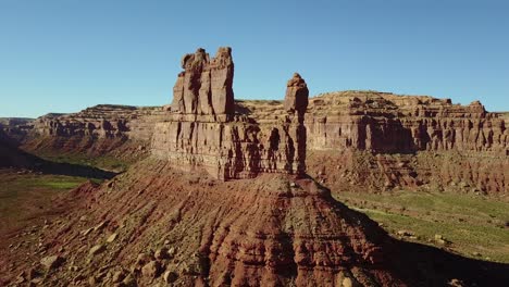 Remarkable-aerial-through-the-buttes-and-rock-formations-of-Monument-Valley-Utah