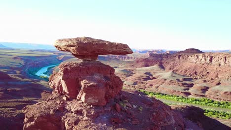 A-remarkable-aerial-over-the-Mexican-Hat-rock-formation-in-southern-Utah