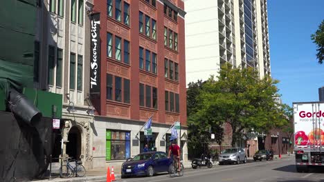 Establishing-shot-of-the-Second-City-comedy-club-in-Chicago-Illinois