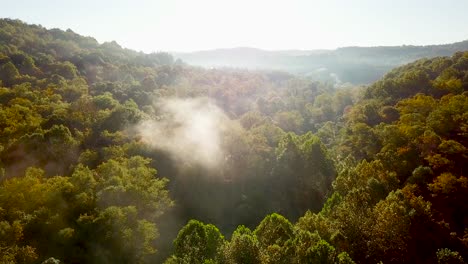 Beautiful-early-morning-vista-aérea-of-fog-in-Appalachia-West-Virginia-2