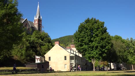 Establishing-shot-of-Harpers-Ferry-West-Virginia-5