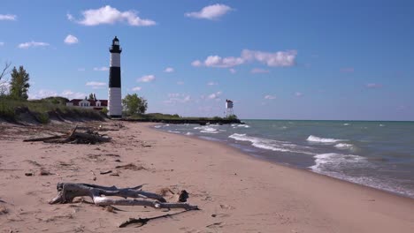 El-Gran-Faro-De-Sable-Point-Cerca-De-Ludington-Michigan-Es-Un-Hermoso-Hito-De-Los-Grandes-Lagos-1