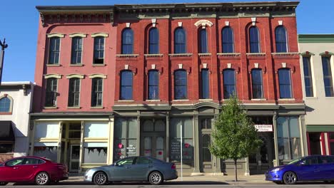 Historic-old-facades-line-a-main-street-of-businesses-in-small-town-America