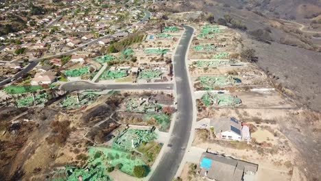 2017---Antena-Sobre-Un-Vecindario-En-Ventura-California-Destruido-Por-El-Incendio-Thomas-3