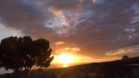 Schöner-Zeitraffer-Sonnenuntergang-über-Dem-Pazifischen-Ozean-Von-Ventura-Kalifornien-Hang