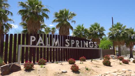 Establishing-shot-of-the-welcome-to-Palm-Springs-sign-California