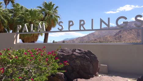 Establishing-shot-of-the-welcome-to-Palm-Springs-sign-California-1