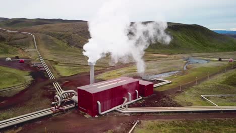 Antena-De-Drones-Sobre-La-Planta-De-Energía-Geotérmica-De-Krafla-En-Islandia,-Donde-Se-Genera-Electricidad-Limpia-5