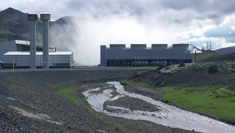 Aufnahme-Eines-Geothermischen-Kraftwerks-In-Island,-In-Dem-Sauberer-Strom-Erzeugt-Wird-4