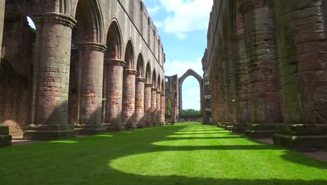 Fountains-abbey-abandoned-cathedral-with-pillars