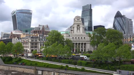 Una-Toma-De-Establecimiento-Del-Walkie-Talkie-Y-Otros-Edificios-Comerciales-En-El-Centro-De-Londres,-Inglaterra-1