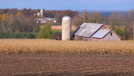 Wide-shot-of-Wisconsin-farms-and-barns-farms-of-Door-County