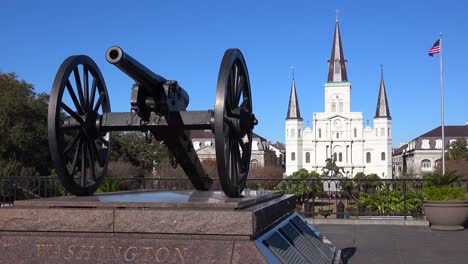 Schöner-Jackson-Square-Und-St.-Louis-Cathedral-In-New-Orleans-Louisiana-1