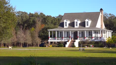 A-pretty-country-house-in-the-South