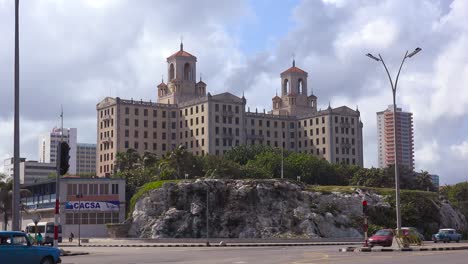 Establishing-shot-of-the-Hotel-National-in-Havana-Cuba