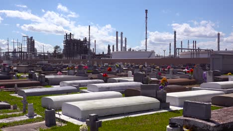 A-cemetery-or-graveyard-in-Louisiana-exists-adjacent-to-a-huge-petrochemical-plant-1
