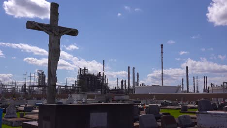 A-cemetery-or-graveyard-in-Louisiana-exists-adjacent-to-a-huge-petrochemical-plant-3