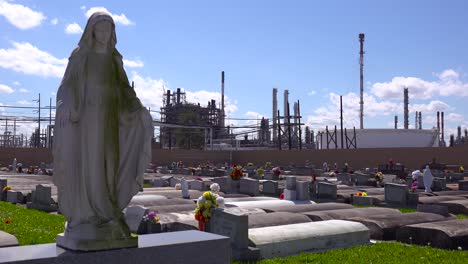 A-cemetery-or-graveyard-in-Louisiana-exists-adjacent-to-a-huge-petrochemical-plant-7