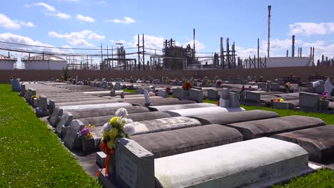 A-cemetery-or-graveyard-in-Louisiana-exists-adjacent-to-a-huge-petrochemical-plant-9