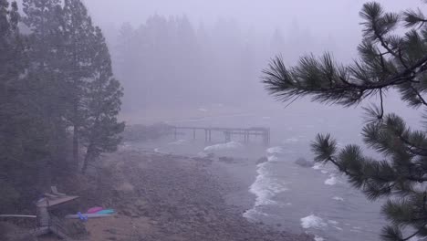 Una-Tormenta-De-Nieve-En-El-Lago-Tahoe-Nevada