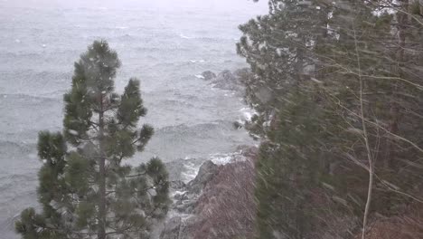 A-blinding-snowstorm-strikes-in-the-Sierra-Nevada-mountains-at-Lake-Tahoe