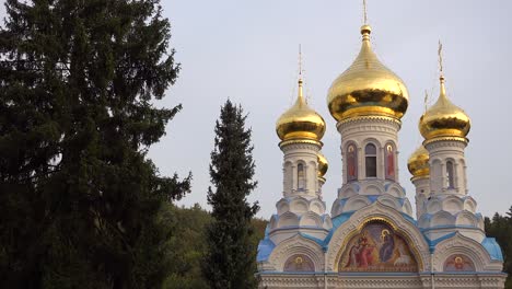 Russisch-orthodoxe-Kathedrale-Zwiebeltürme-Stehen-In-Der-Stadt-Karlovy-Vary-Tschechien?